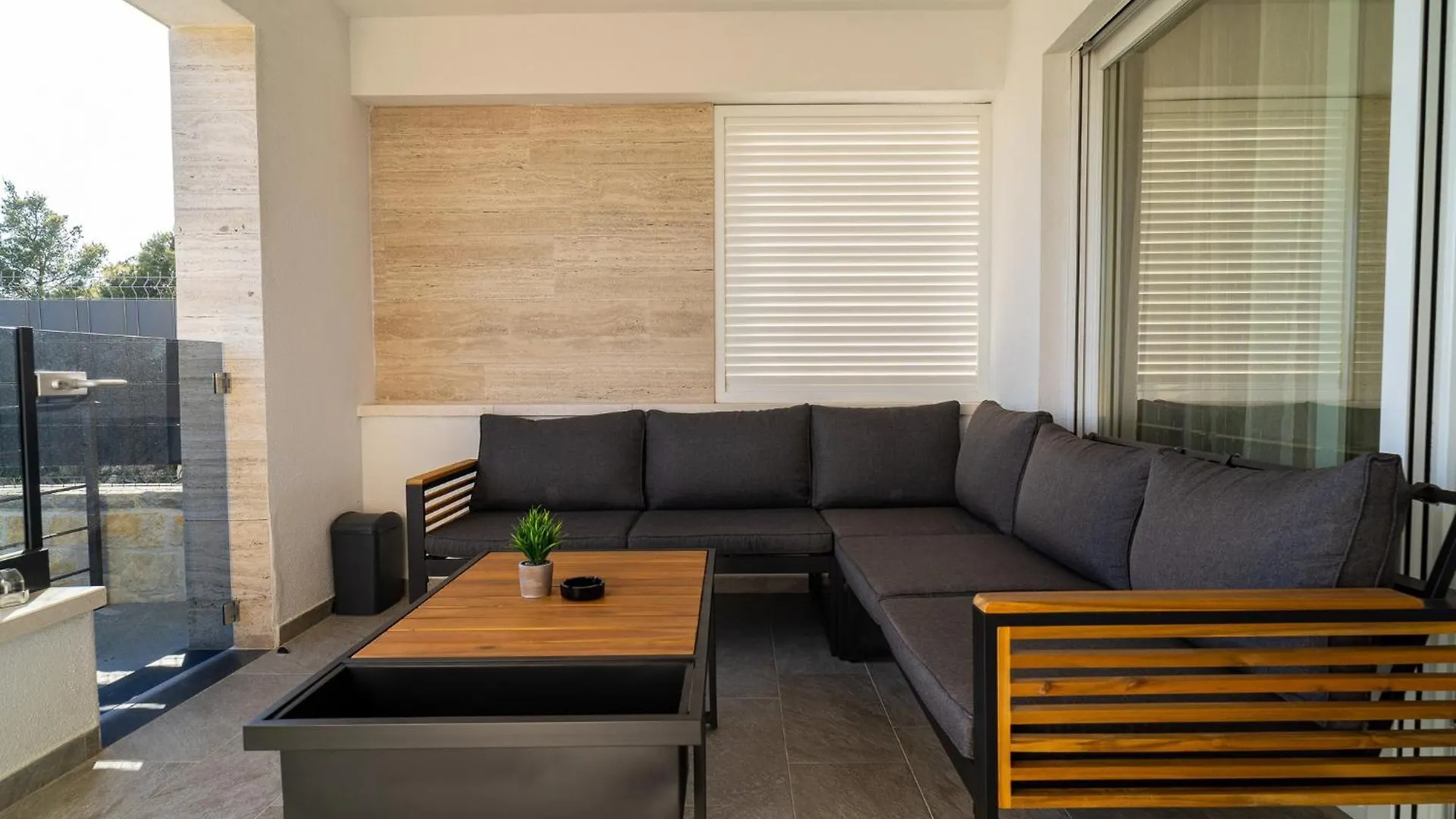 Apartment S5 By Belmont Realty